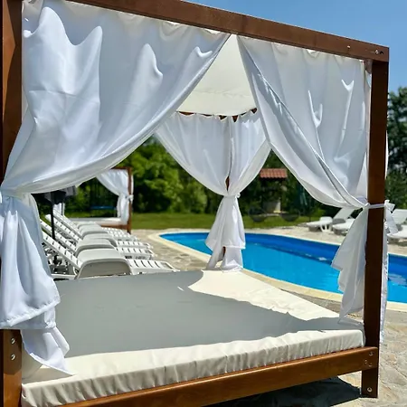 ем парадайс 2 Villa Tserova Koriya