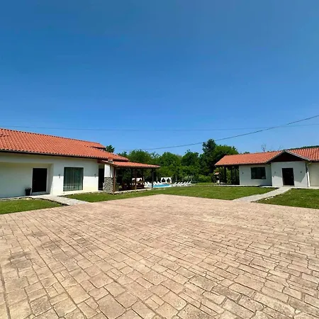 ем парадайс 2 Villa Tserova Koriya